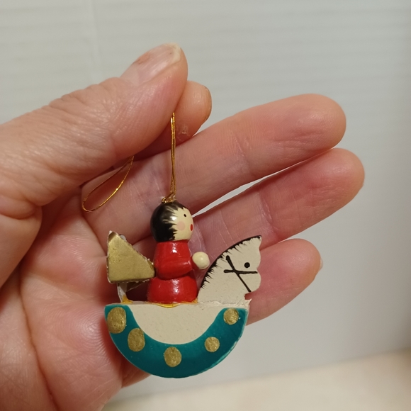 12 Vtg Wooden Mini- angels Ornaments - Picture 4 of 5